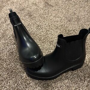 NAUTICA WOMENS BOOTS. Brand new condition